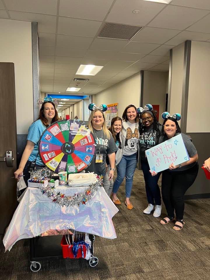 If it’s worth learning, it’s worth celebrating! 💙🐬@HairgroveCFISD #HairgroveWAVE