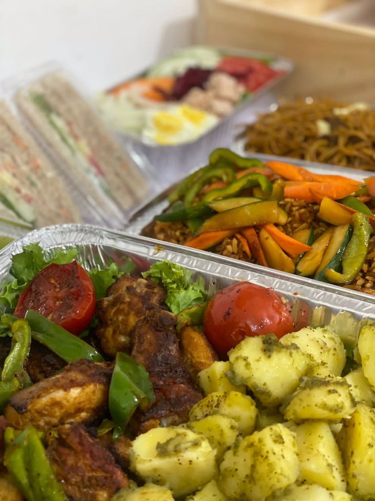 chickitchen_gh's tweet photo. It’s lunchtimeeeeee, lunch more, worry less☺️
We’re Opened and available on @boltfood_gh
Dm or call us on 024 103 1674
#food #foodie #breakfast #foodlovers #morningboost #chickitchen #chickitchen_gh #brunch #lunch #breakfast #accra #accraghana #ghanafood #ghanafoodnetwork https://t.co/F0xkjQ84dI