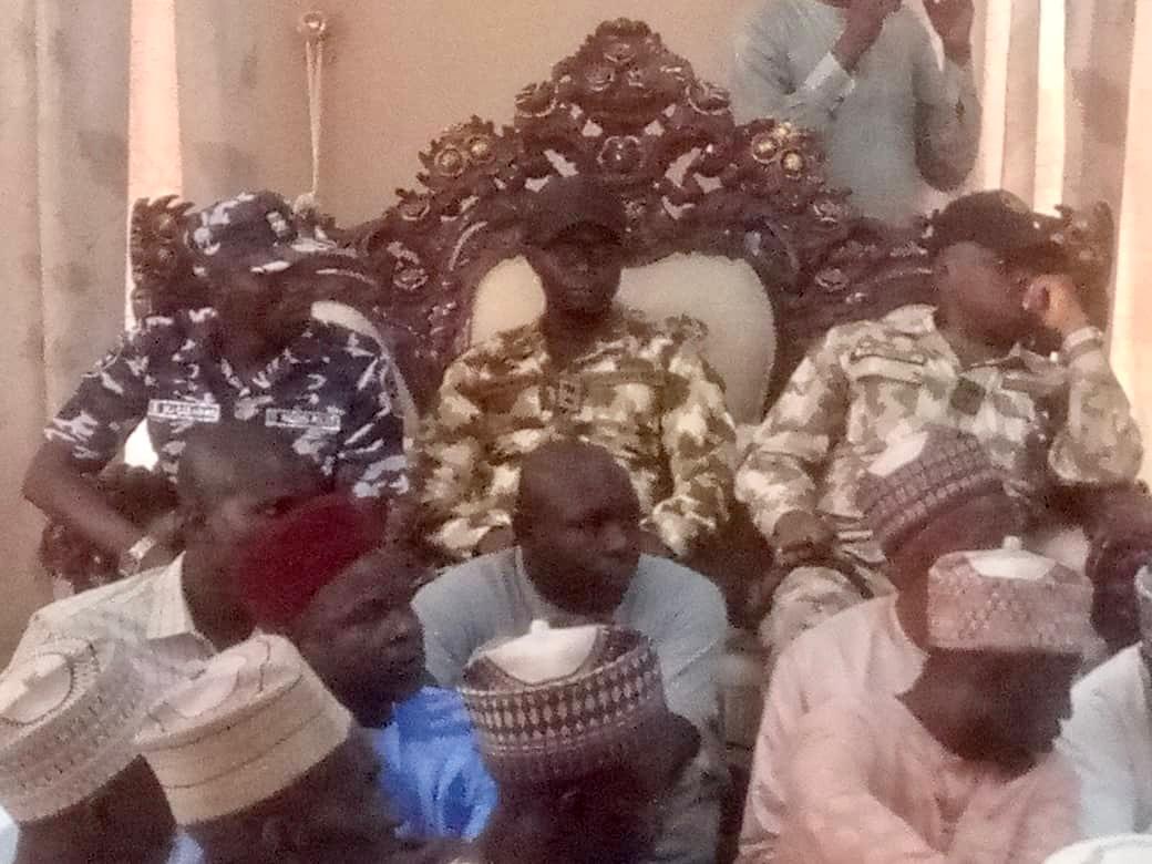 Slain fishermen: @ProfZulum visits, supports bereaved families in Dikwa.. m.facebook.com/story.php?stor…