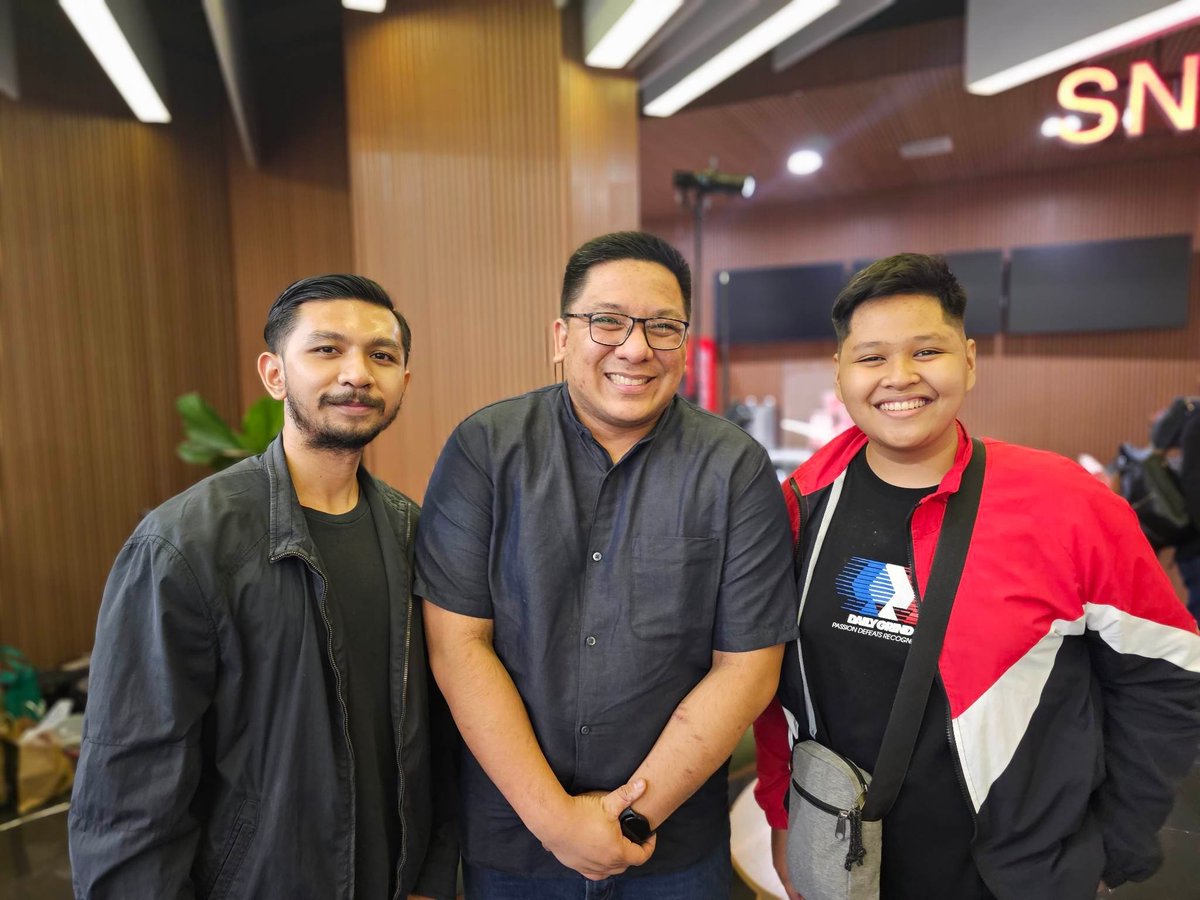 officialpiph's tweet photo. Here are some pictures from the block screening.
Follow our Facebook Page for more updates: https://t.co/nTFEVdAXK1
#MoM #PIPHxMoM
#PIPHLiveUpdates #PIPH
#PeoplesInitiativePH #BreakingNews
#MartyrOrMurderer #PIPHBlockScreening #MoMNowShowing #truegoodandbeautiful #Marcos https://t.co/4zdtUTczH7