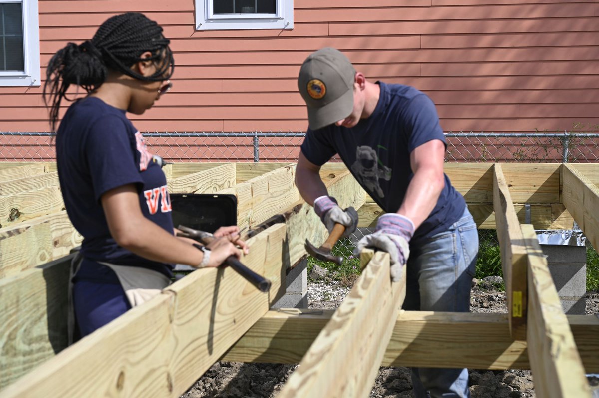HabitatNOLA's tweet image. Our thanks to the students from @UVA for joining us this past week for their #AlternativeSpringBreak #ASB2023!