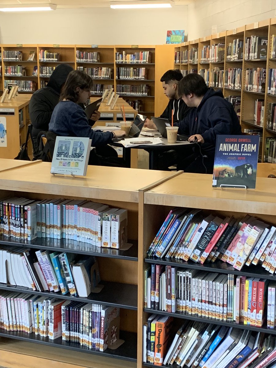 FranklinHS_BCPS's tweet photo. Senior Saturday Study Hall is happening now at Franklin HS! Our seniors and teachers are vested in academic excellence! Class of 2023 scholars! #Franklin Strong @KyriaJoseph @KO_BCPS https://t.co/r0nQd5P7v6