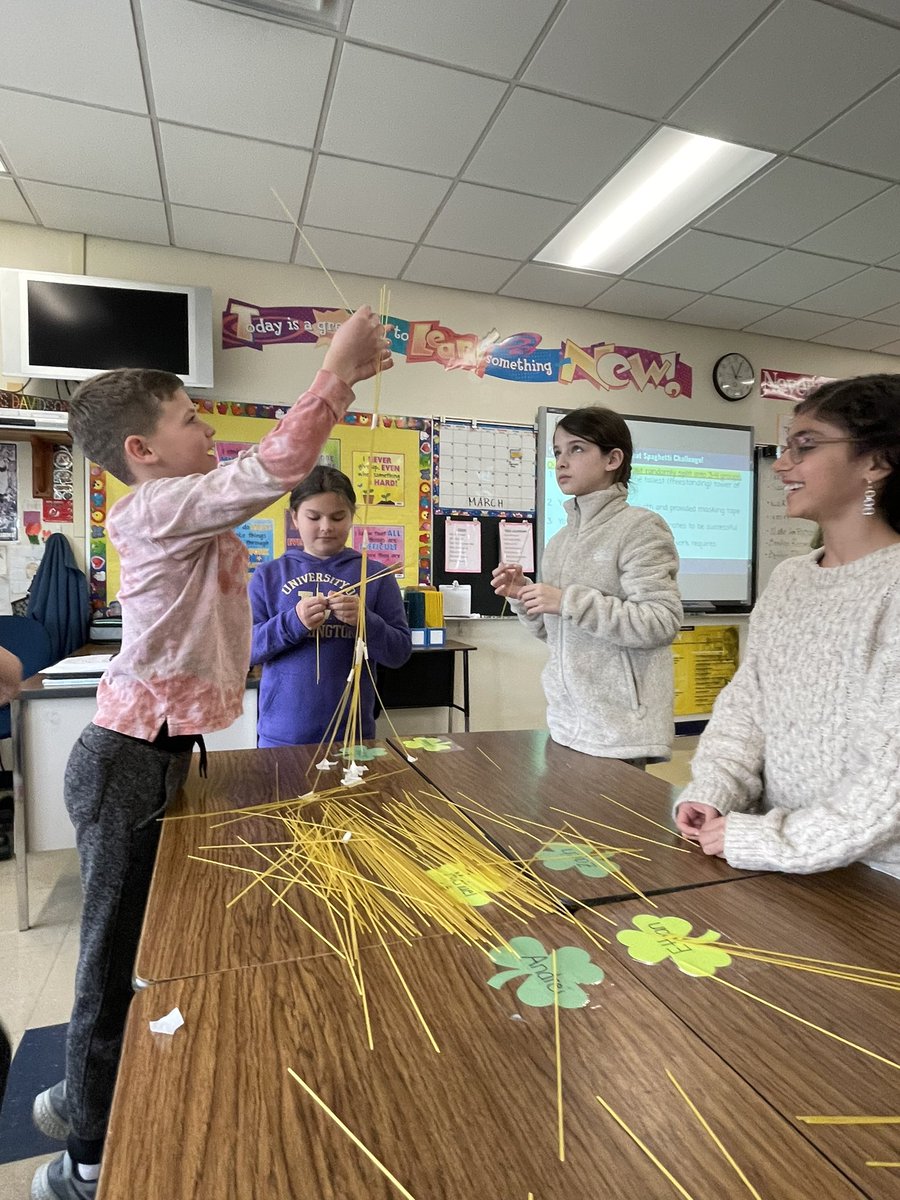 MsCalandrillo's tweet photo. Celebrating our March Spirit Day through Homeroom Team Building!💙💛#4DC @datersocial https://t.co/OPZrlC3XeG