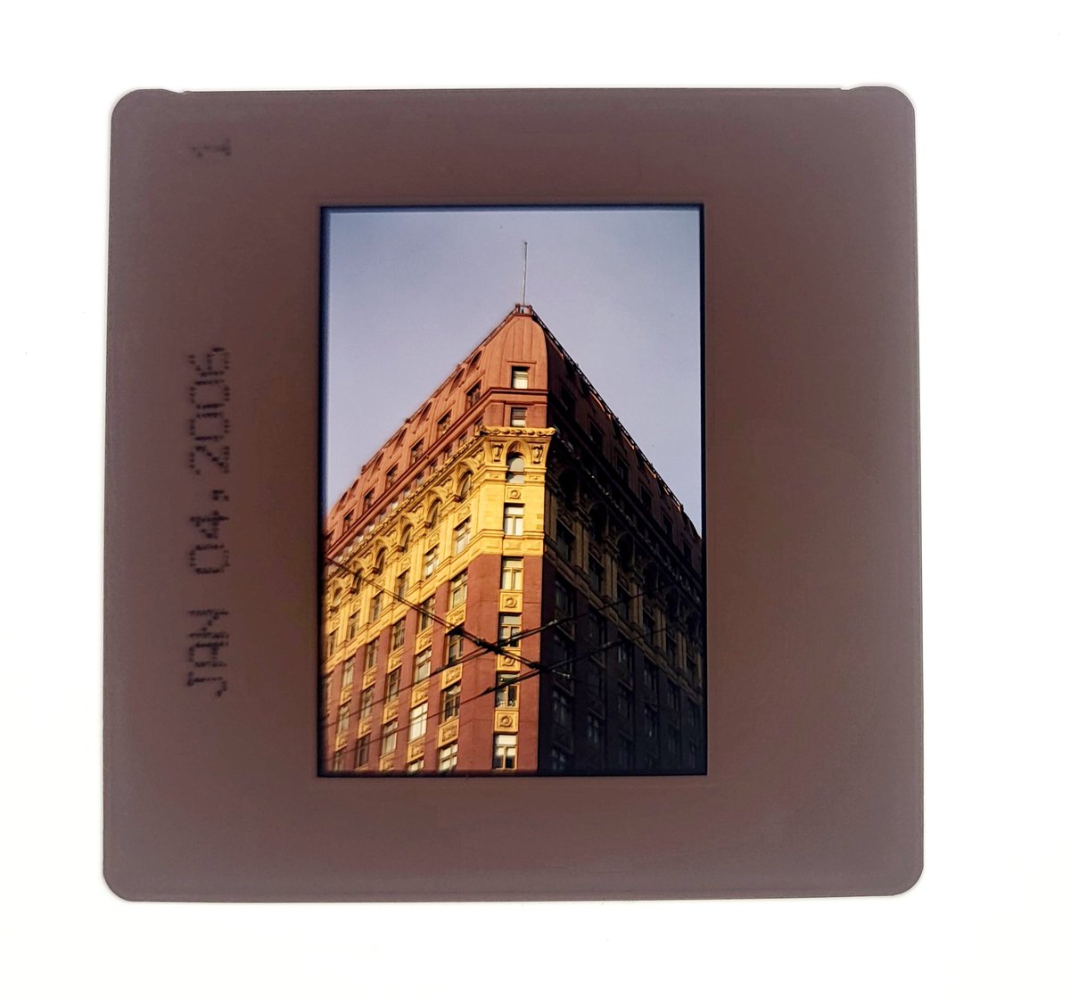 CryptoK37364015's tweet image. The 35mm 🎞 image &amp;amp; 8&quot;X10&quot; #PolaroidPrintonPaper

Dominion Building, Vancouver. BC.
1/1 ◇ 8&quot;X10&quot; ◇ #PolaroidImageTransfer