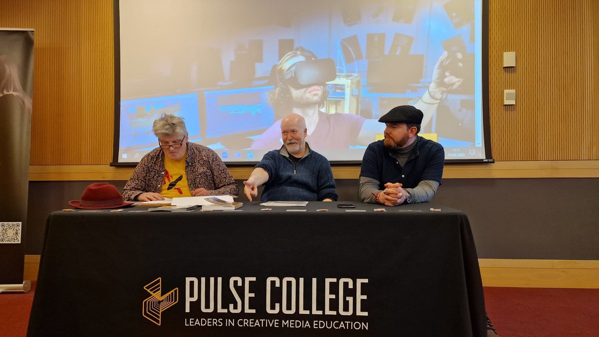 DublinComicCon's tweet photo. Authors Pádraig Ó Meálóid and Michael Carroll lead a panel discussion in the Pulse College room covering the return of Miracleman to the pages of comics after a long hiatus.
#dublincomiccon #dcc2023 #dcc #dublincomiccon2023 #Comics #PulseCollege #Panel https://t.co/HC5HMLm3Kz
