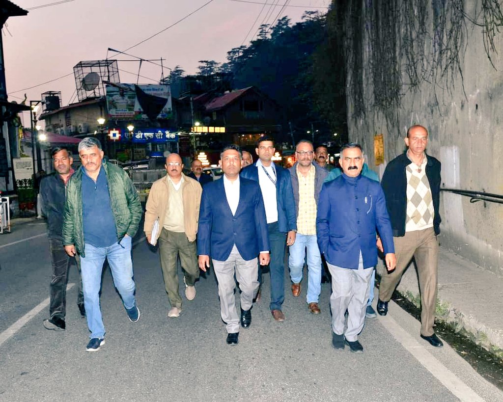 NIGAMBHANDARI1's tweet image. मुख्यमंत्री आदरणीय ठाकुर सुखविंदर सिंह सुक्खू जी आज सायं अपने सरकारी आवास ओक ओवर से राज्य सचिवालय के लिए पैदल पहुंचे। रास्ते में मुख्यमंत्री ने आम लोगों से बातचीत की।
#SukhvinderSinghSukhu
#hpsecretrait
#cmhimachalpradesh