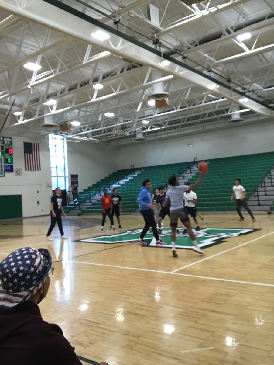 We are under way - capstone basketball tournament!!
#earlymorningforourkids