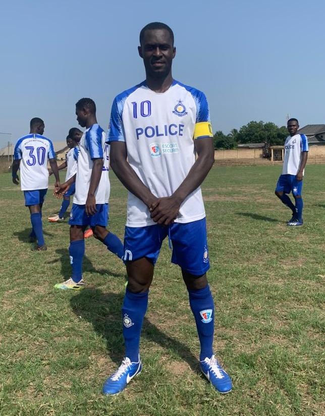 PNationals_fc's tweet photo. 📸
Skipper Obidi...

One for the album!

#PolicePSC ⚽️

#CRFADiv2wk7

#CRFADiv2 
#TeamPolice 💙
#WeArePolice👮🏾‍♂️
#PNFC
#BringBackTheLove https://t.co/h9JLV2lLcj