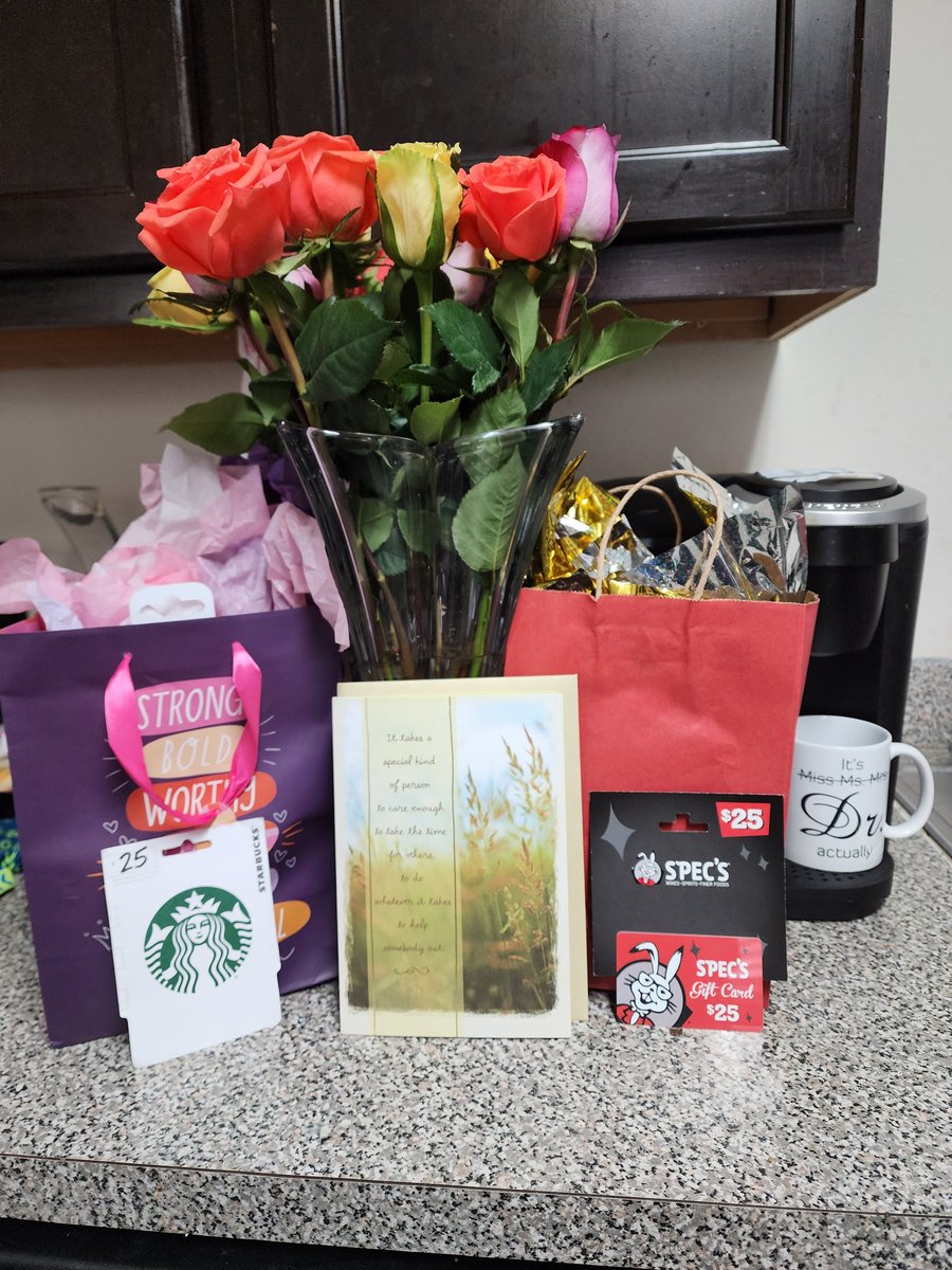 kima_elmore's tweet photo. This week was Educational Diagnostician’s Week and my campuses made me feel special and appreciated for my tireless work in supporting children and families in special education. Thank you for your confidence and support #educationaldiagnosticiansweek #DrSmith https://t.co/0n7LT5u2zE