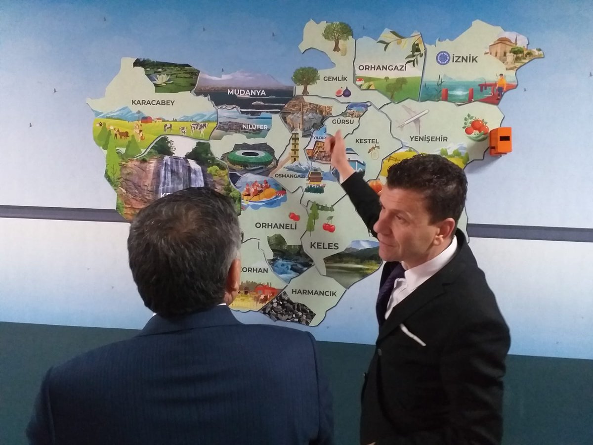 Coskunozmtal's tweet photo. Nilüfer İlçe Kaymakamı  Sayın Dr. Mustafa ÖZARSLAN deprem bölgesine göndermek için okulumuzda yapılan üçlü priz çalışmalarını yerinde inceledi. Ziyaretlerinden dolayı teşekkürlerimizi sunuyoruz.
@bursailmem16 
@SeyitAliBuyuk 
@niluferilcemem https://t.co/13N9CQA9FV