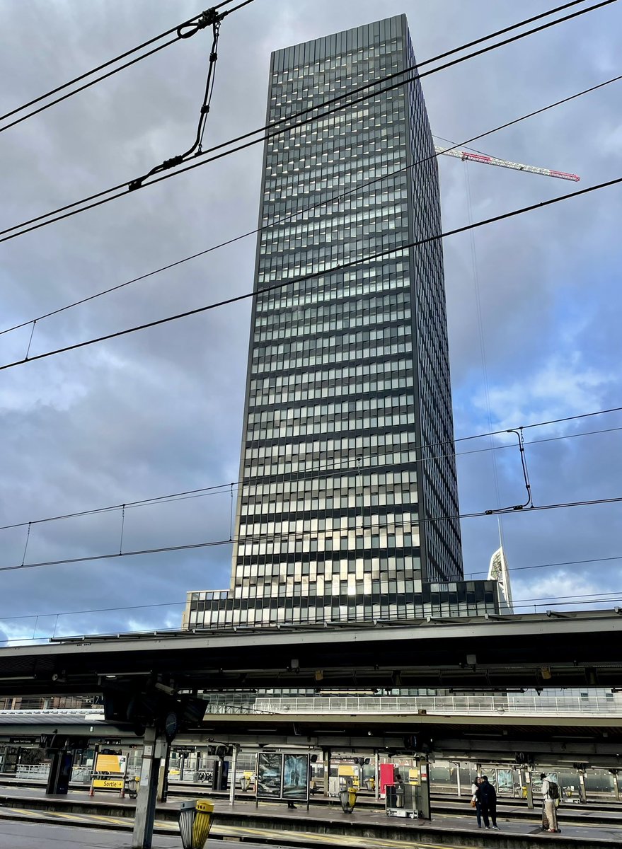 Comme une impression d’achèvement vu par ce côté #ToLyon #PartDieu #Lyon #garedelapartdieu #LyonPartDieu #vinciimmobilier #dpa_official #reinventonslapartdieu #gratteciel