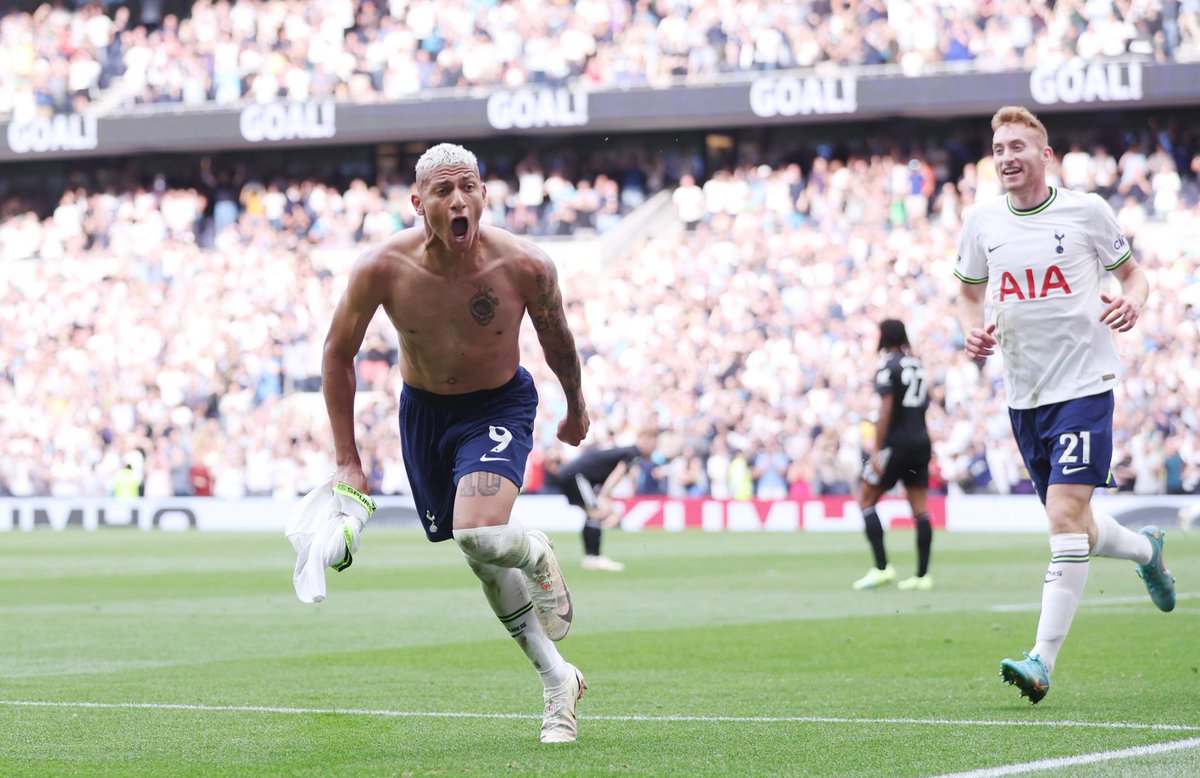 AfcGabeast's tweet photo. Richarlison has scored two league goals this season, both against Forest, Took off his shirt in both goals, got booked after that in both games, both goals were also OFFSIDES 😂😂😂😂 https://t.co/vcIoCjL5i9