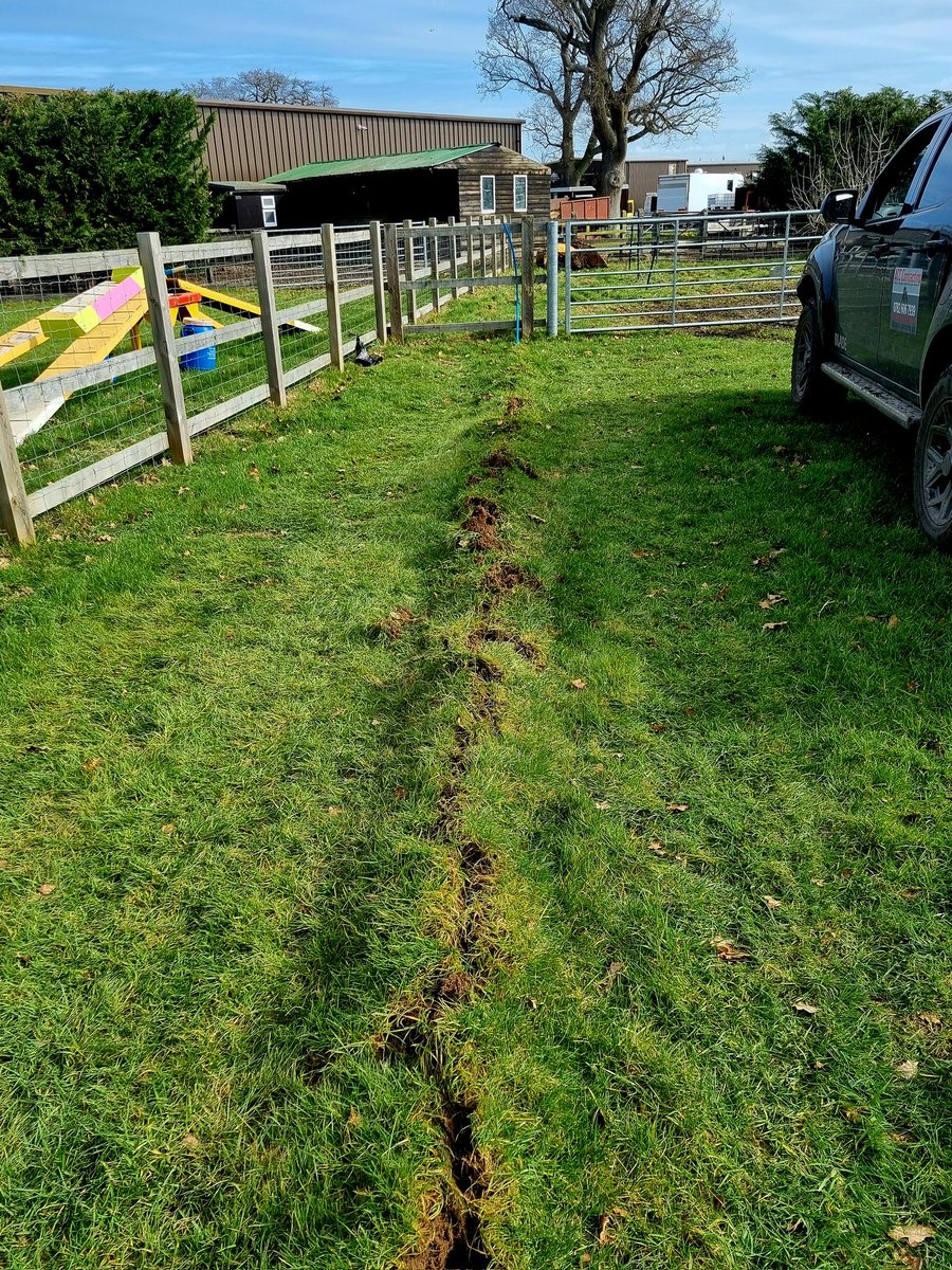 MJCerberusRural's tweet image. 130m of MDPE water pipe, two auto filling troughs, two standpipes &amp;amp; stop cocks fitted. Our 50hp #Kubota on turf tyres barely leaves a trace that it had even been through the turf with pipe layer.

#pipelayer #pipelaying #waterpipe #drinkingtrough #watersupply #compacttractor