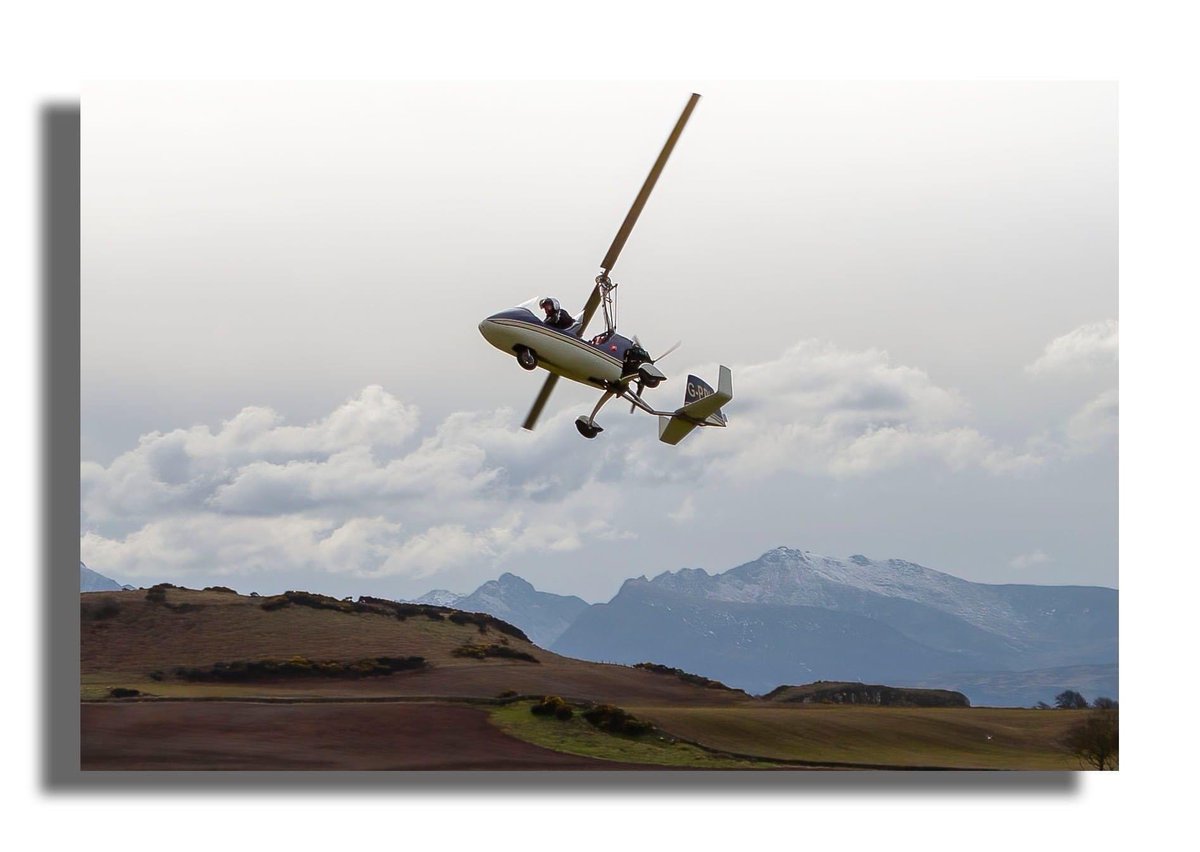 Bet thats gonna be a chilly flight! #microlight #isleofbute #airstrip #bute