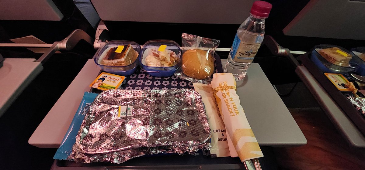 RanjitSamal2109's tweet photo. Hello @airvistara !
My first flight with you was amazing 😊😊Great ground staff and cabin crew, amazing customer service all the way !! Great food &amp; beverage offerings and Inflight Entertainment.
You are really taking the standards of Indian aviation to the next level. 
BRAVO !! https://t.co/CsX61Mw56F
