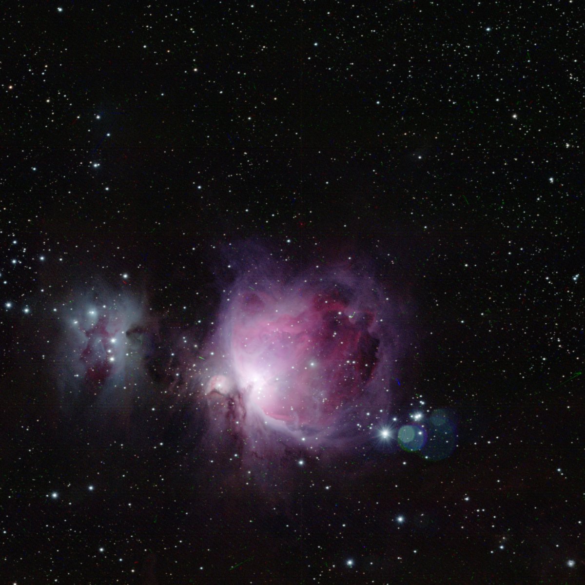 landru79's tweet image. INTERNATIONAL #ROSETTA MISSION🛰️
COMET #67P/CHURYUMOV-GERASIMENKO☄️ 

Target:    M42
Date:   28 sep 2004
Distance to Target:    very far away
Camera    OSINAC  Orange + Green + blue filters

rosetta-osiris.eu/image/NAC_2004…

#ESA/Rosetta/MPS/OSIRIS/IAA/INTA/j. Roger