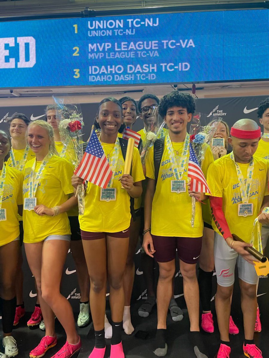 National Champions!
Congratulations UHS Track Teams 4x400 Mixed Relay Senior Gabe Rodriguez, Sophomore Mikarla Portuondo, Senior Oko Lokko &amp; Senior Sierra Latonnel. They competed at the Nike Indoor Nationals at the NYC Armory finishing with a time of 3:35.30. #WeareproudofU