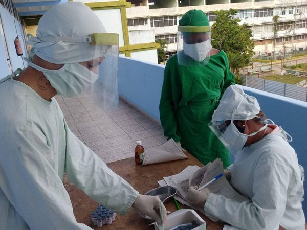 Muchos han sido los retos enfrentados en #Cuba desde que se confirmaron los primeros casos de #COVID19.
Gracias a la labor incansable de los trabajadores de la #Salud, a nuestros hombres y mujeres de ciencia y al quehacer de todo un país 🇨🇺, hoy la cifra de contagios es mínima.