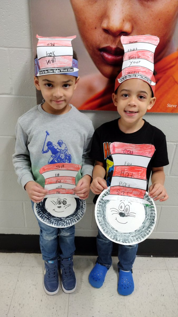MsBrawnersClass's tweet photo. Late post... Celebrating Dr. Seuss and Read Across America! My sweet Bravos! ❤️🤩 https://t.co/3abN79qzLE