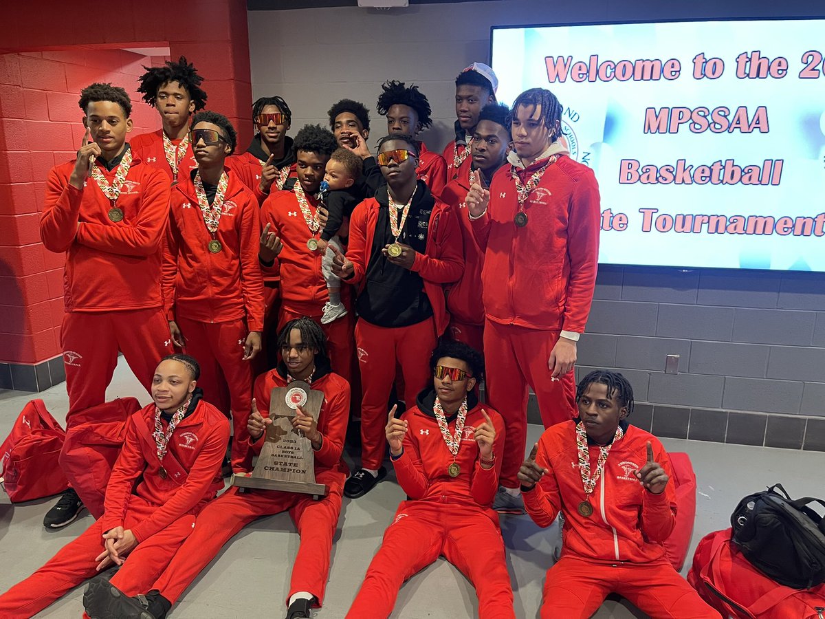 Redstormfb's tweet photo. State Champs!!!!!! Congrats Fellas!!!🔴⚪️🔴⚪️ https://t.co/ddZPpK38AY