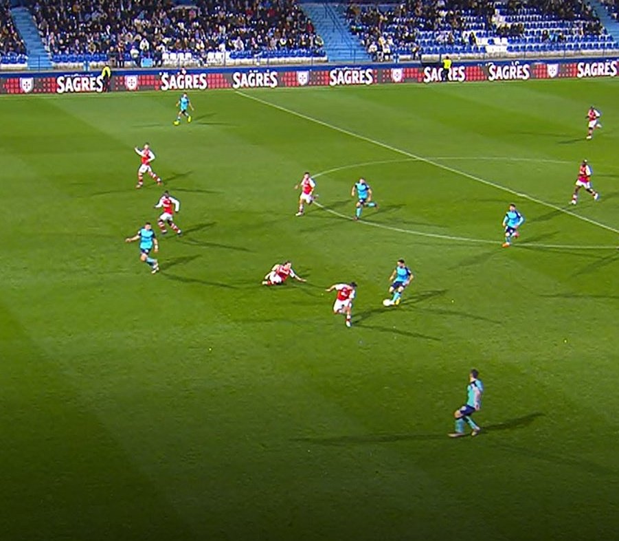 6 minutos para ver que isto está fora-de-jogo... 🤦‍♂️