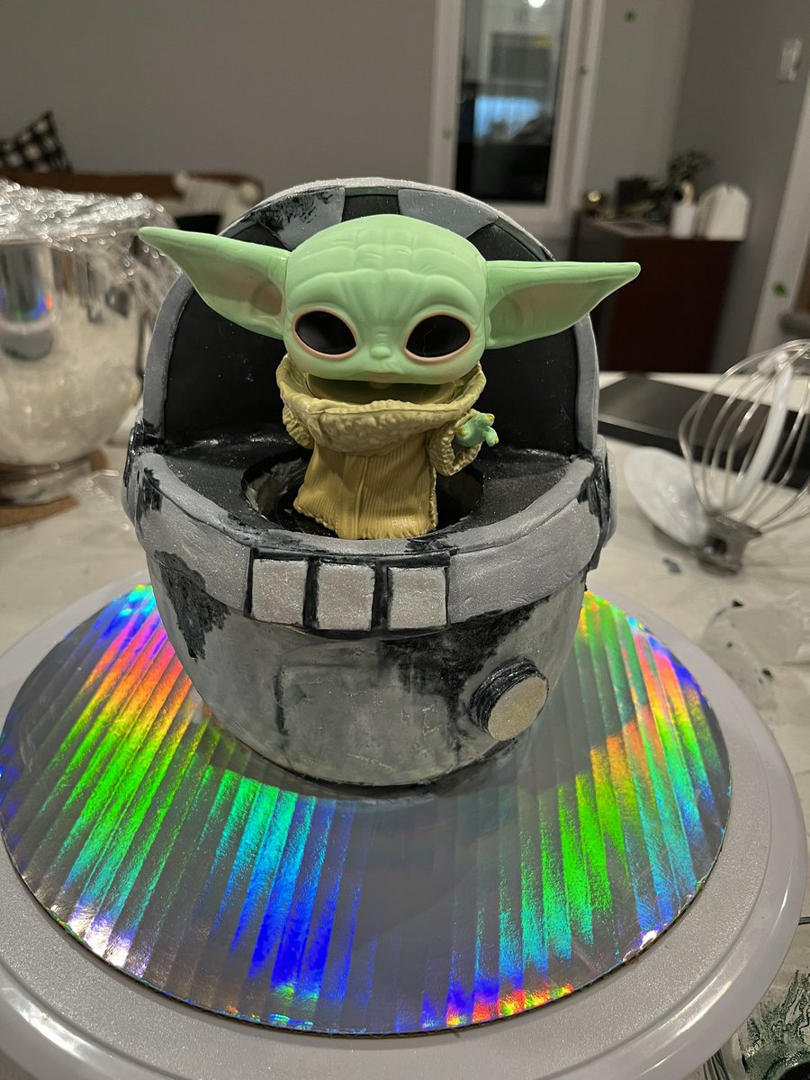 Allyatwork1's tweet photo. To the amazingly talented bakers sharing step by step videos on how to make fun cakes on YouTube, thank you. I MADE THIS and one little girl very very happy.  #ThisIsTheWay https://t.co/4Tb5xU87SU