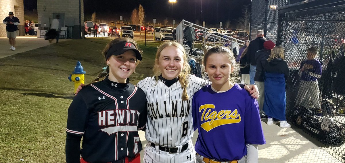 Got two see two more of my best friends last night at the Jags Classic❤️@AP08Maples @CullmanSoftball @hewittsoftball @SpringvilleSB