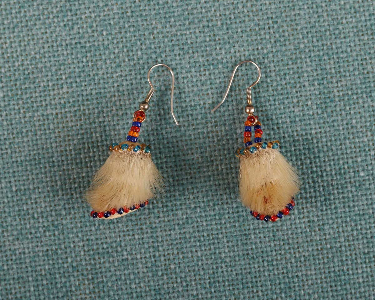 the_rivr's tweet photo. Support Koahnic Broadcast Corp. by bidding and buying exquisite Alaska Native art pieces now! Elevate your earring collection 👉 https://t.co/dmCCxxOC6n

Dance fan earrings: Freido Stone.
Mukluk fur earrings: Martha Trader.
Mukluk earrings: Evan Evan of Tuntutyliak, Alaska. https://t.co/aCixxfDvsk