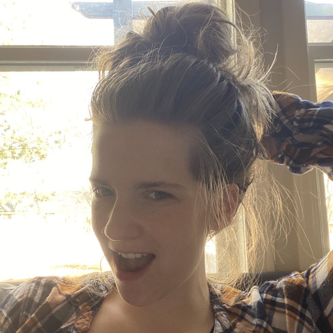 HarperTheFox's pics and videos - Fq94ltrXwAECny3 jpg:small