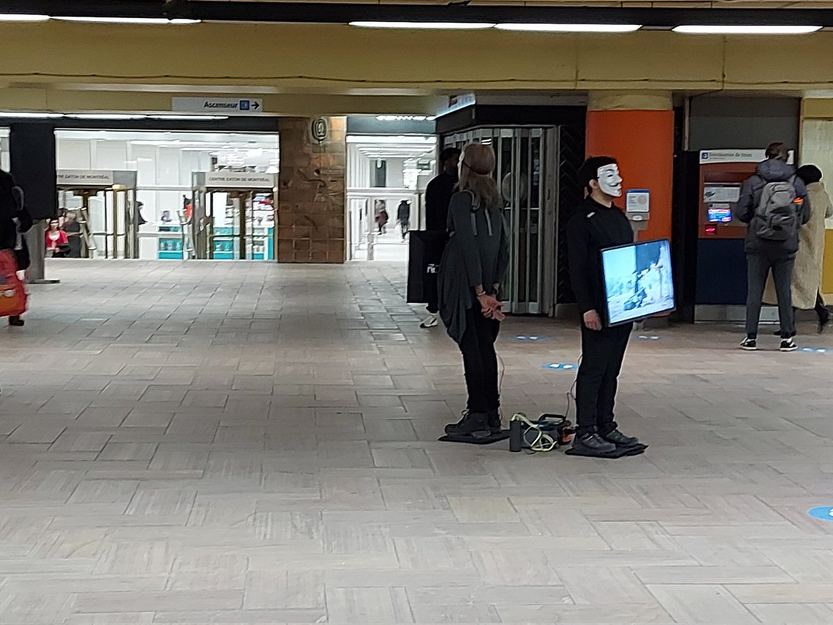 yansanmo's tweet image. Cube of truth AV #anonymousforthevoiceless #montreal #metromcgill #AnimalRights