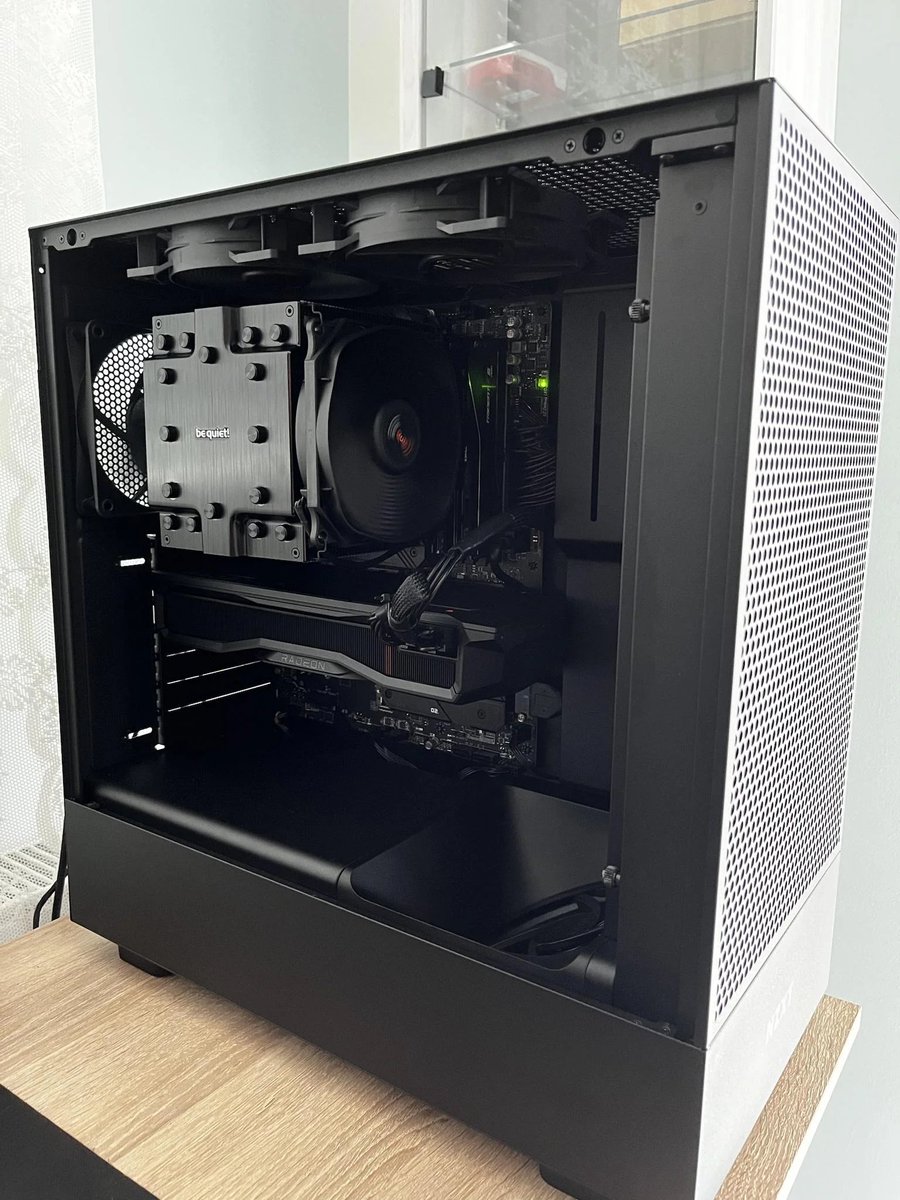 paulbatistta's tweet photo. Precisamos voltar a normalizar PCs sem RGB. https://t.co/gD2YbDDlhe