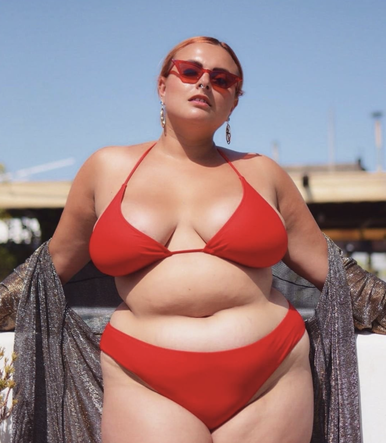 tinislut's tweet photo. bikini th1nsp0 vs f4tsp0 https://t.co/wqnASXgvsM