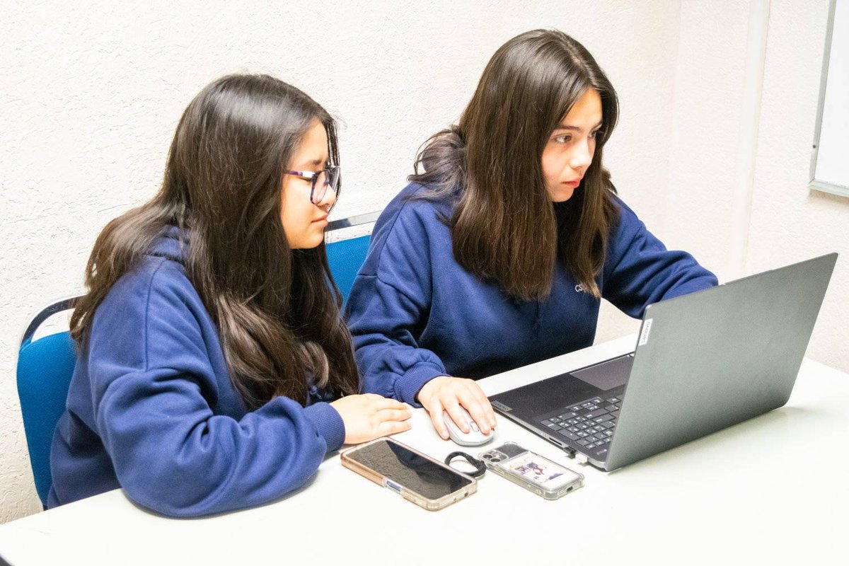 CSIPro_Dev's tweet image. ¡Nuestras futuras Ingenierías de Software! 💜

Nuestro equipo de Marketing está aprendiendo tecnologías que les servirán para los próximos proyectos que vienen en camino.

#stemgirls #software #womanintech #unison