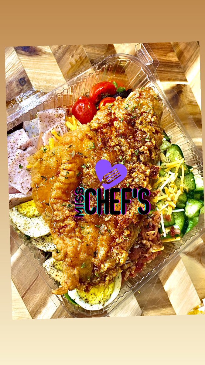 Ambitiouss_Tee's tweet photo. Catfish🐟 Salad 🥗 for the win! 🫠
#MissChef 👩🏽🍳💕 https://t.co/UFPJqAn2d8