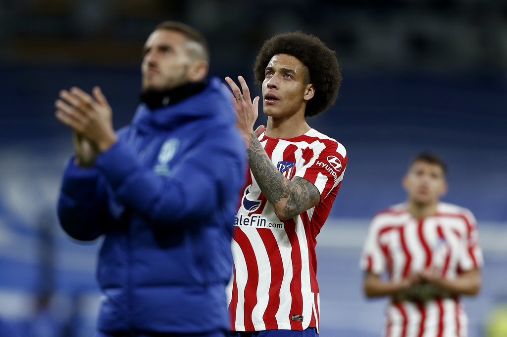 FabrizioRomano's tweet photo. Axel Witsel’s father Thierry: “Axel didn’t live well with being benched, he wants to play — he trains at top level. Axel has requested a meeting with Simeone as he’s not happy”, tells @RBTF 🚨⚪️🔴 #Atleti

“If he doesn't play enough, we will consider other options”. https://t.co/TnR4l43Lzw