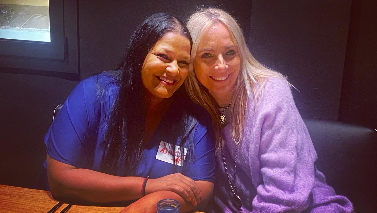 És la millor imatge per acabar la setmana💜 <a href="/miroasha/">Asha Miró Vega</a>  #8M2023