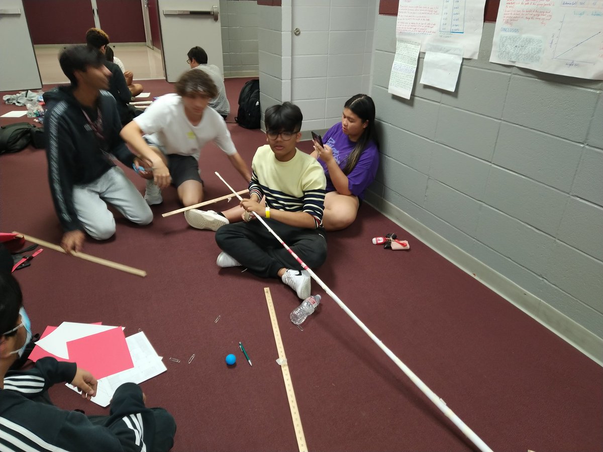 KBirdPhysics's tweet image. Fluor competition ball run 2nd opportunity to complete.  In total I had 93 kids compete and 21 teams submit into competition.  #sciencebuddiesengineeringchallenge @KHS_Cougars @ScienceBuddies