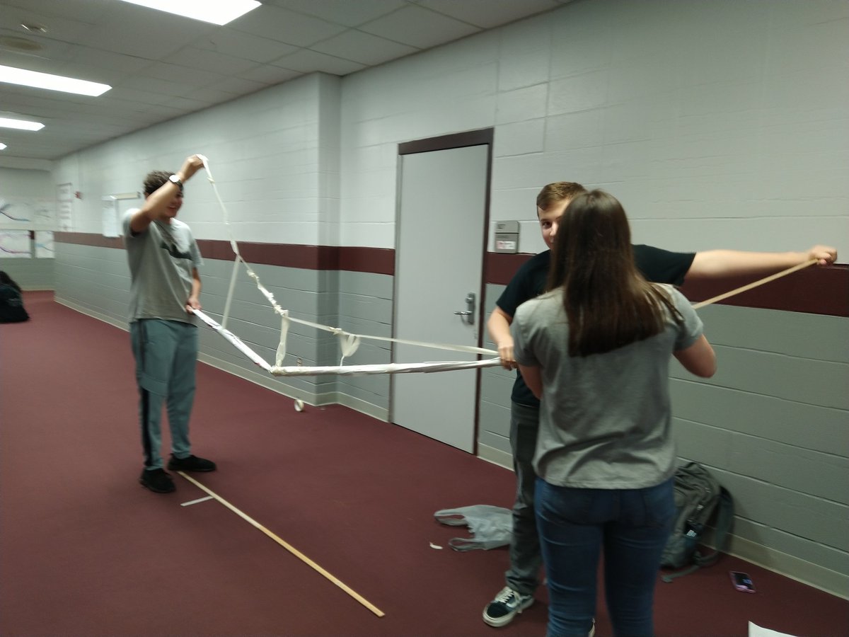 KBirdPhysics's tweet image. Fluor competition ball run 2nd opportunity to complete.  In total I had 93 kids compete and 21 teams submit into competition.  #sciencebuddiesengineeringchallenge @KHS_Cougars @ScienceBuddies
