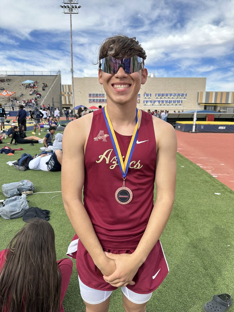 <a href="/DezGonzalez17/">Dezmond Gonzalez</a>  takes 3rd place in high jump with a 6’2!
He also placed 1st in long jump with a 22’2.25 yesterday! 🥇 

Great job! 
<a href="/Coach1Martinez/">Frank Martinez</a> <a href="/EDAztecs_HS/">Patricia Pedroza</a> <a href="/CoachRamirez__/">Dominique Ramirez</a> <a href="/klopez_EDHS/">Kristen Lopez</a> <a href="/CoachCpat_JHM/">Cedric Patterson</a> <a href="/CoachGabaldon/">Norbert Gabaldon</a>