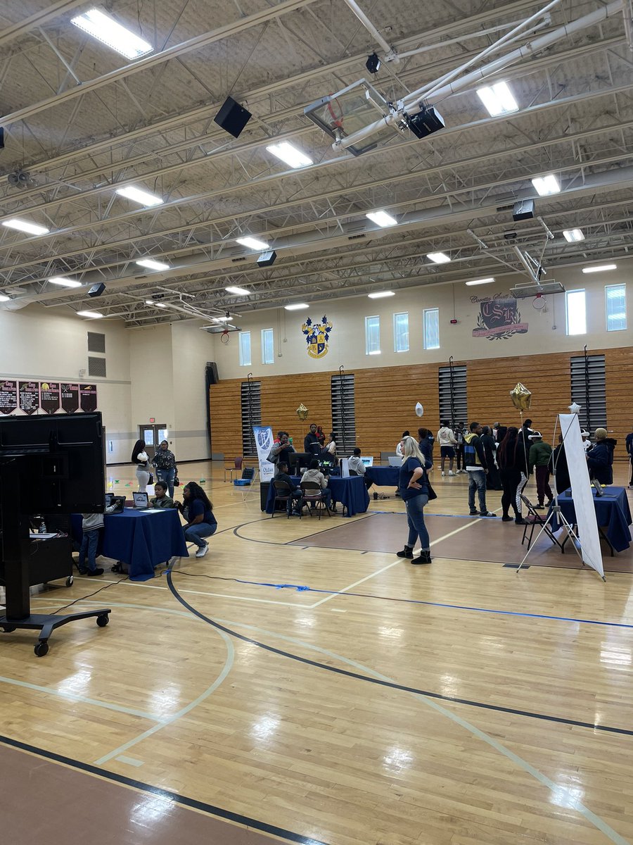 senseixali's tweet photo. Not a bad way to spend a Saturday! Taste of B.E.S.T recruiting showcase! Get your child registered for SY 23-24 @APSBESTACADEMY #tasteofbest #bestisbetter https://t.co/9T4rCtlnvB