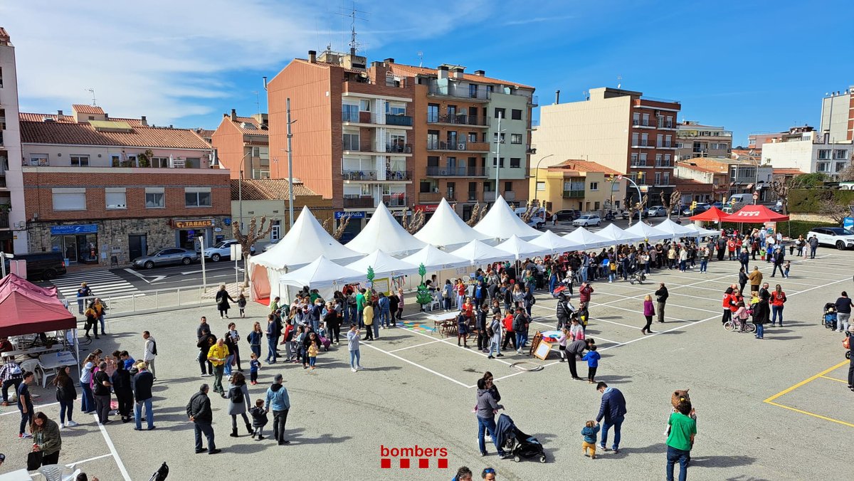 bomberscat's tweet photo. @donarsang @semgencat Campanya @donarsang #BombersambCor al #FestaVal d'Esparreguera on fem diverses activitats: 
📌 Exercici del Grup Caní de Recerca #GRCR  
📌Taller de sensibilització entorn als incendis forestals
📌Xerrada “Bomberes i bombers: una professió, un futur”

#BombersAmbCausa #bomberscat https://t.co/ubVVrsKkuJ