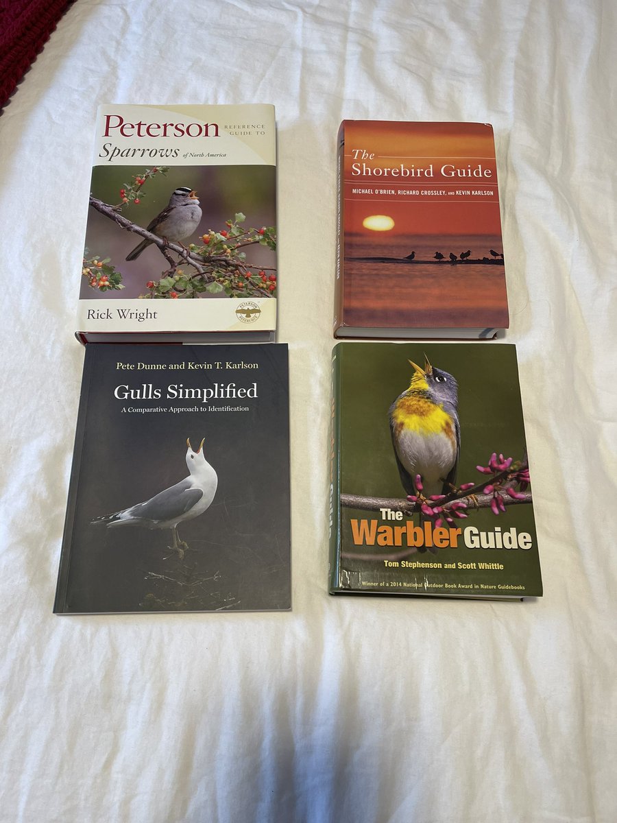 RayRayBedard's tweet image. Bitd nerd essentials! #birdnerd #birdbooks #birds