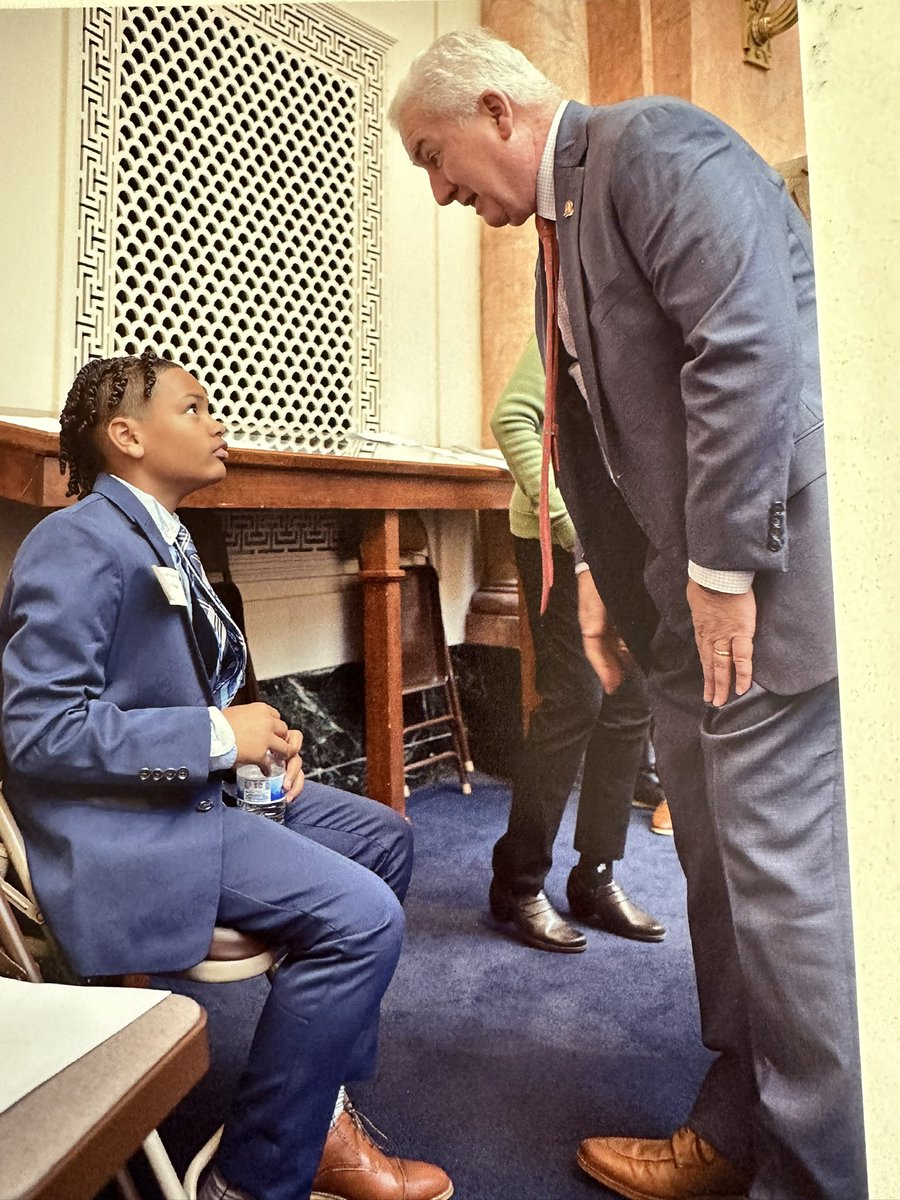 KevinLJackson21's tweet photo. Another great week in Frankfort. Just a few of my meetings this week. Awesome Page from Jennings Creek Elementary, SGA students from WKU, BG Homebuilders Association and reps for getting injured workers back on the job. Blessed to Represent BG/WC. Thanks https://t.co/CrKzS44iGM