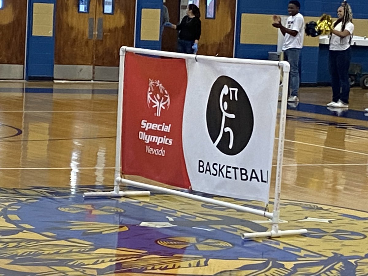 PrincipalPoster's tweet photo. Ready for the tournament. Go Warrior Bulldogs! @SONevada Thank you for the cheers Cheyenne HS. 🎉🥇🥈🥉 https://t.co/kUlIbyN2t8