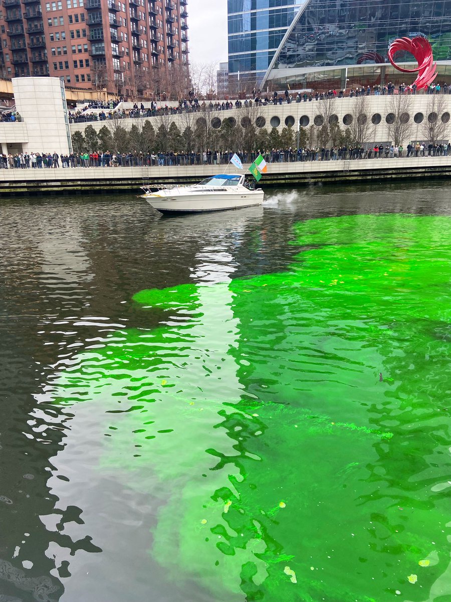 brendenmoore13's tweet photo. Some shots from my sis, who was on was on a boat as they dyed the Chicago River green this morning. Happy observed St. Patrick’s Day to all celebrating today! Have fun and be safe! #sláinte ☘️🇮🇪 https://t.co/GamBfWWdPV