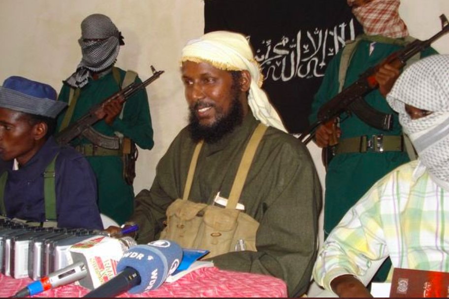 shukrinaasir's tweet photo. What else can be expected from the #Damuljadiid admin when they had already rewarded #Roobow,one of the founders of #Alshabab terrorists with cabinet portfolio &amp;want ex-PM.Rooble who turned from rags-to-riches to undermine &amp; destroy his own government to be the Ambassador of UAE! https://t.co/DgPJg8ciy1