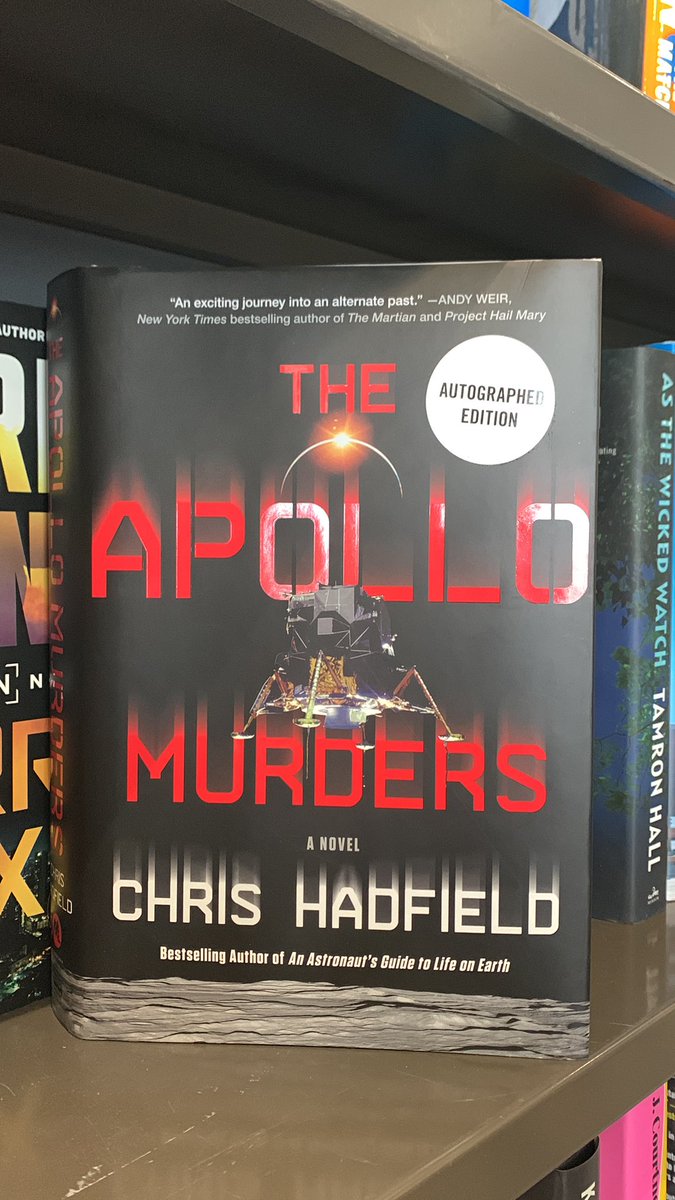 shamanpj's tweet image. This book is intriguing. I love Chris’s autograph too!  #apollomurders #chrishadfield