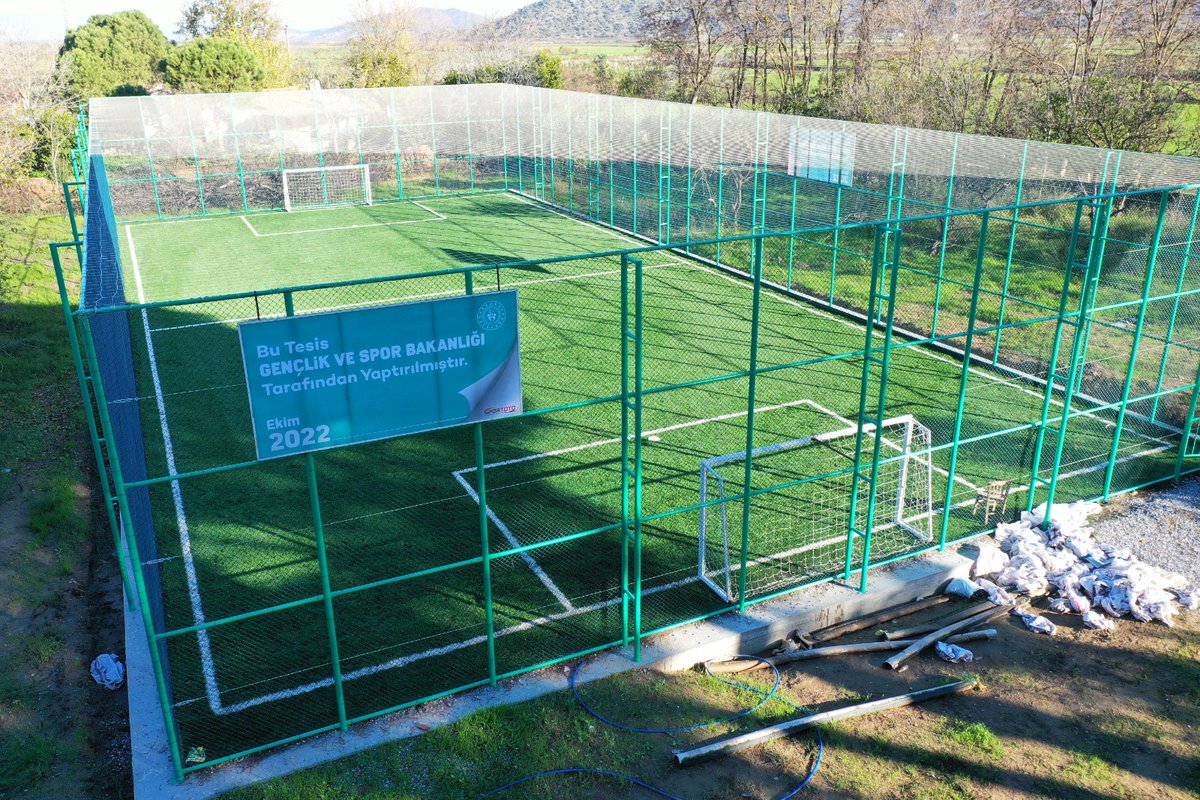 📍Söke Nalbantlar Mahallesi

Sportif gençlerimizin sayısını artırmak onlara spor yapabilecekleri alanları artırmak için #HalıSaha yatırımlarımıza devam ediyoruz. 👟⚽️