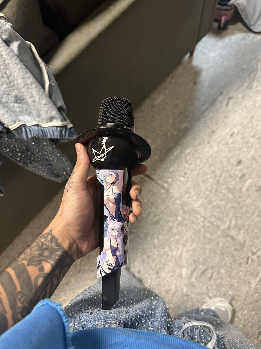 rauwalejandro's tweet image. MIAMI we here 📍🇵🇷🇵🇷🪐🪐🪐