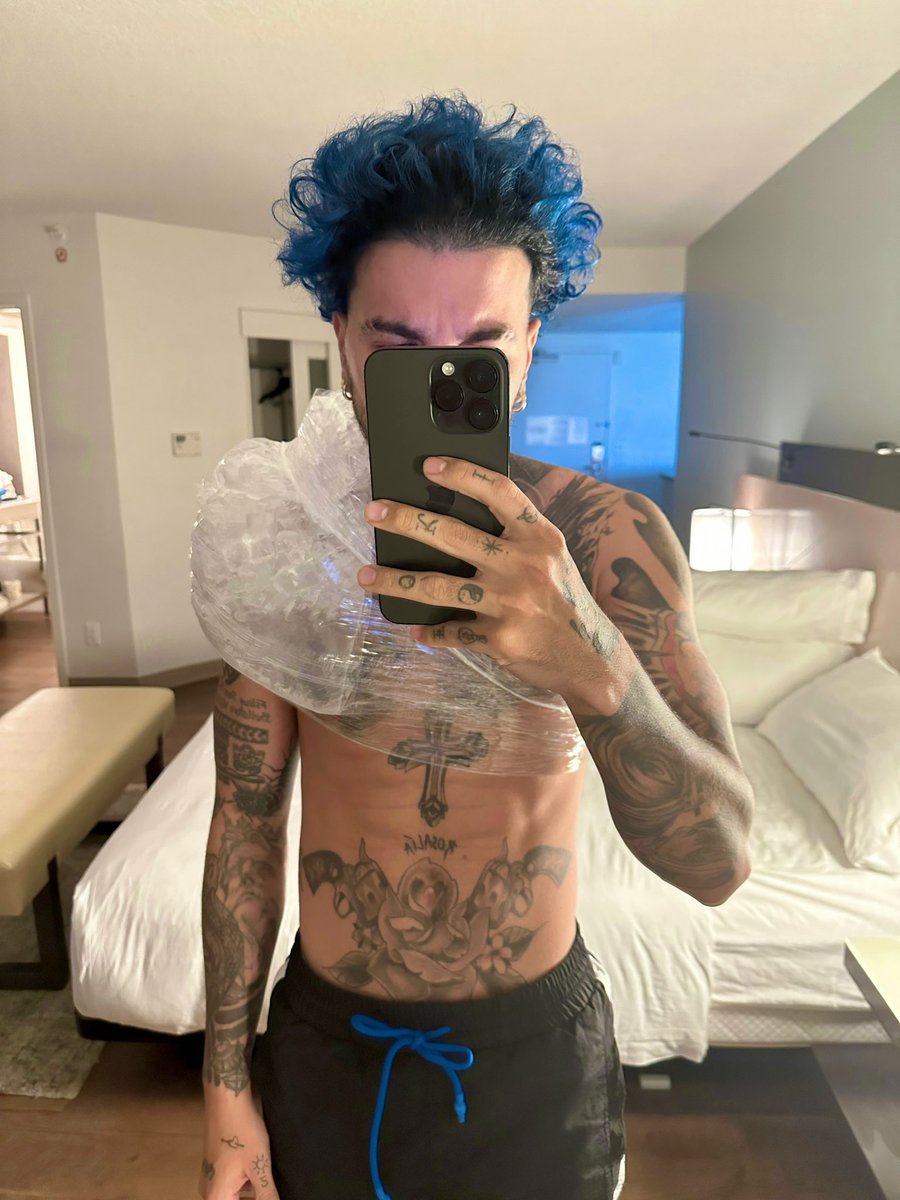 rauwalejandro's tweet image. MIAMI we here 📍🇵🇷🇵🇷🪐🪐🪐